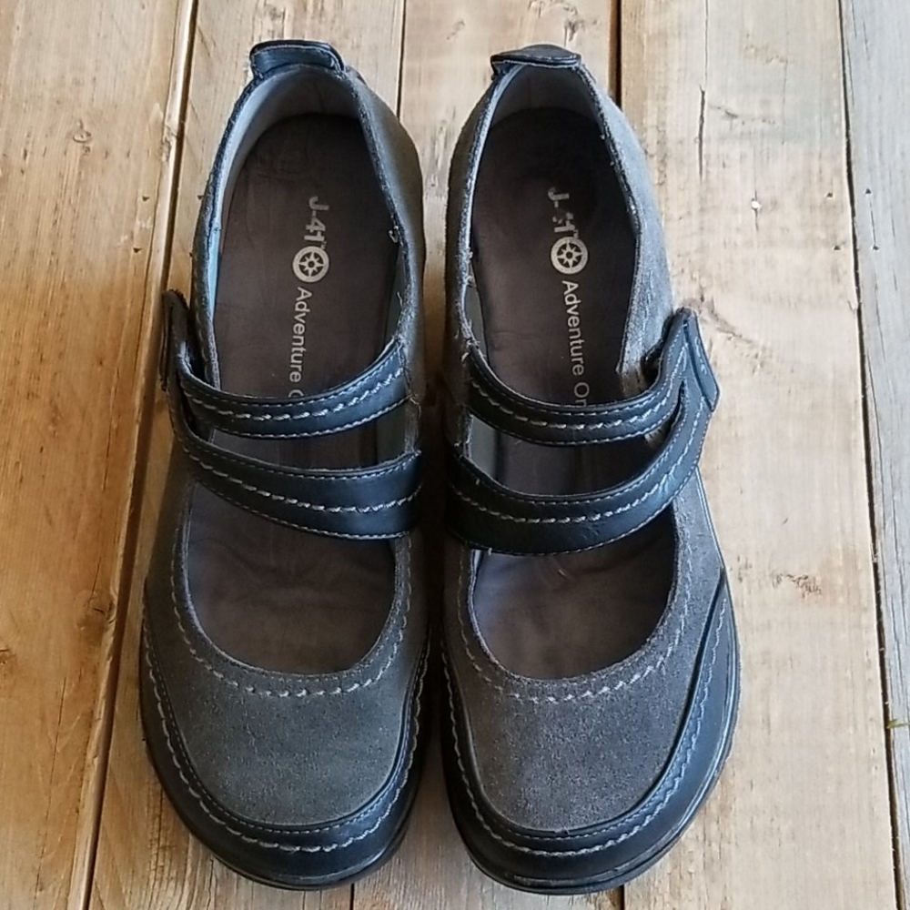 J-41 Adventure On Shoes Size 7.5 Great looking and rugged .
